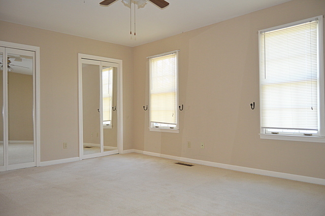 Building Photo - Pet Friendly Two Bedroom!