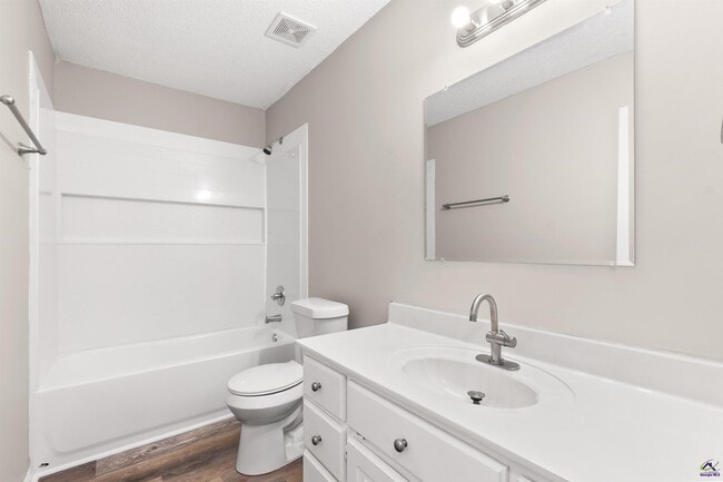 Building Photo - 308 Peach Blossom Rd