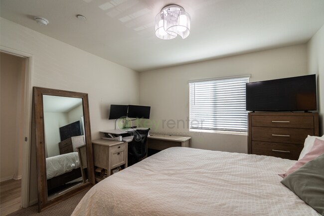 Building Photo - Stunning Verano at Skyline |Gated Communit...