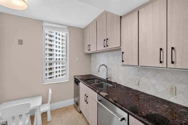 Building Photo - 701 Brickell Key Blvd