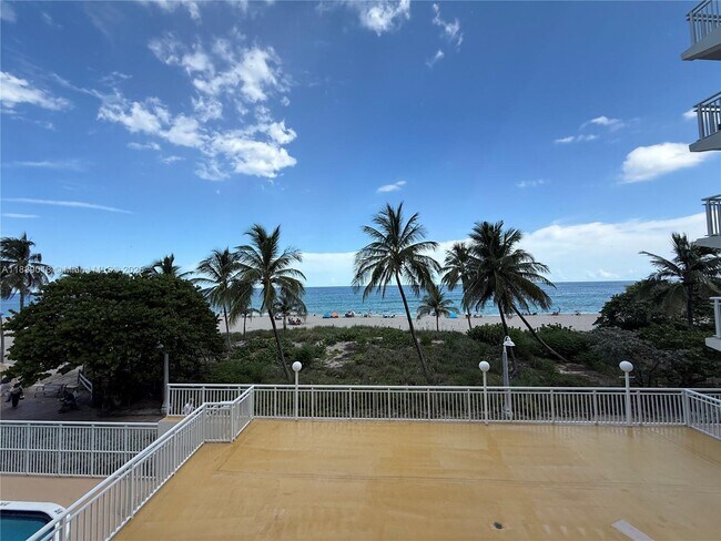 Building Photo - 901 S Surf Rd