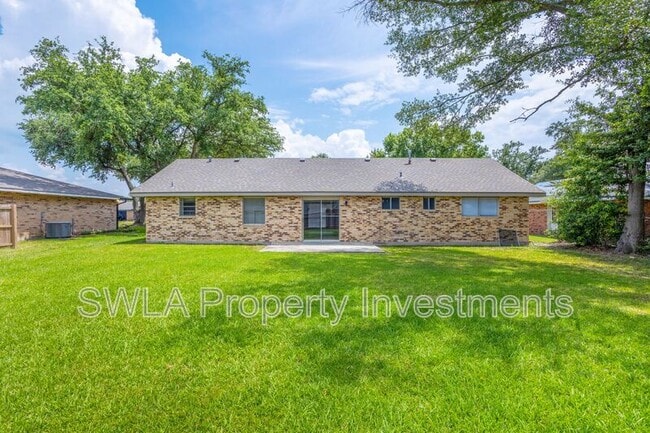 Building Photo - 338 Vanessa Ave