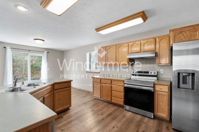 Building Photo - South Hill Charm