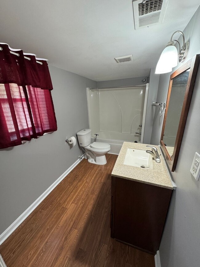 Building Photo - 416 Perman St SW