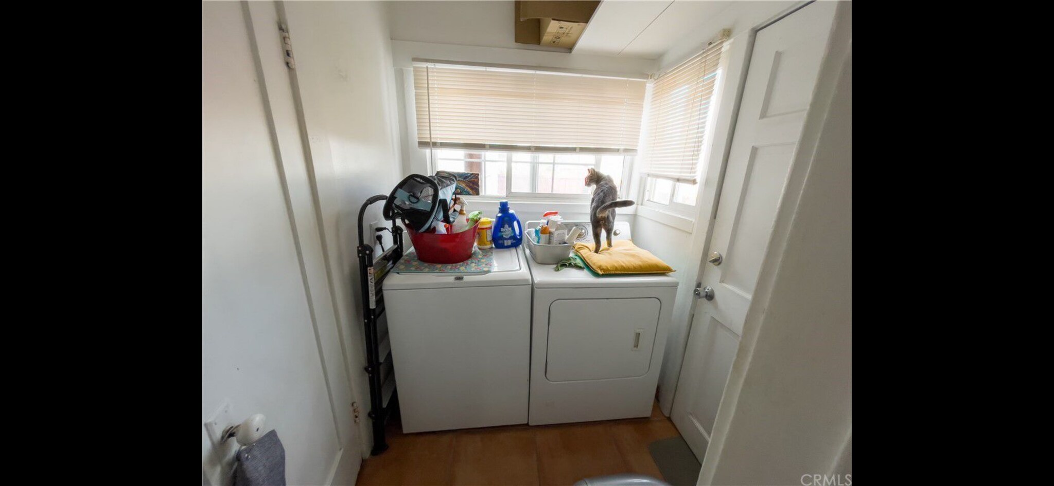 Building Photo - 519 E Dayman St