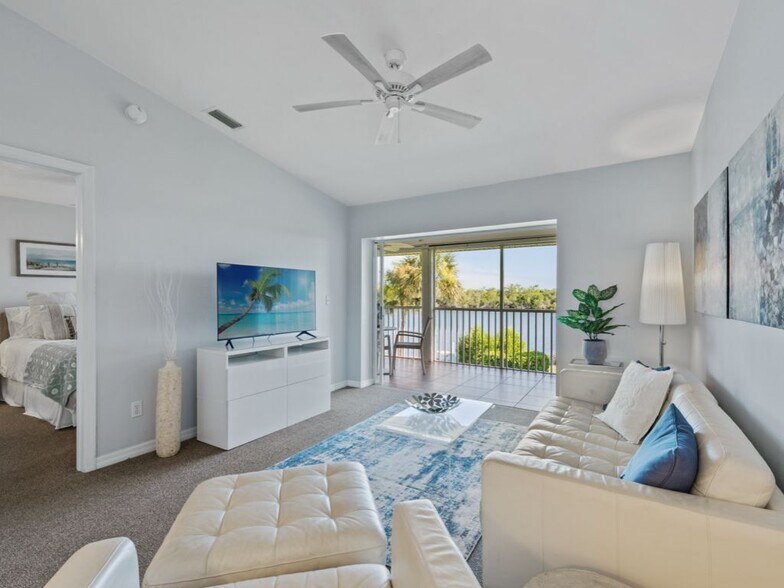 Building Photo - 1175 Mainsail Dr