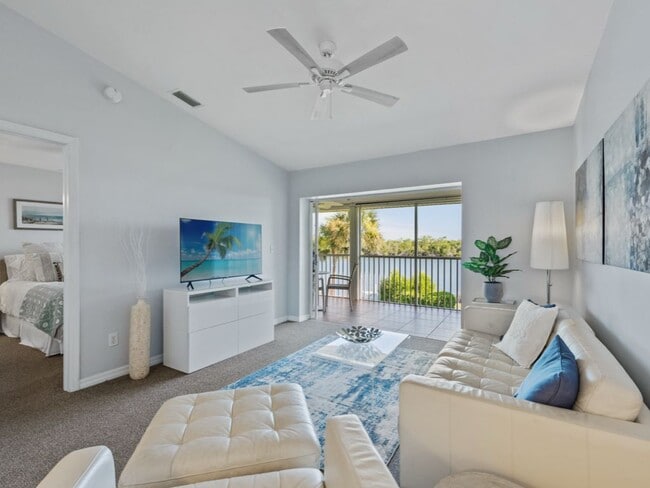 Building Photo - 1175 Mainsail Dr
