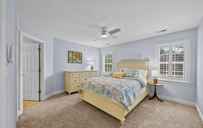 Building Photo - RARE STUNNER 4BR/2.5BA Home in Carolina Co...