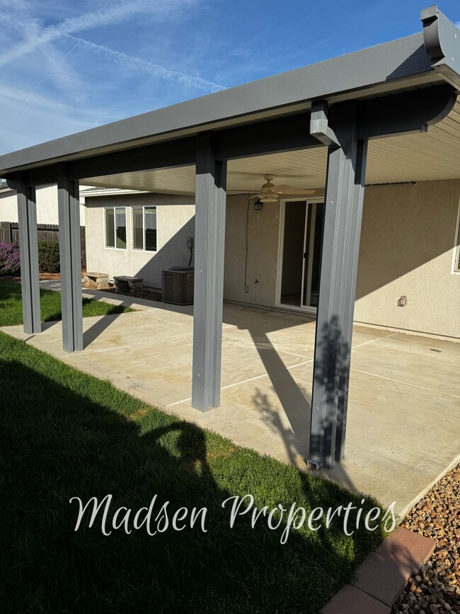 Building Photo - 114 Christian Ave