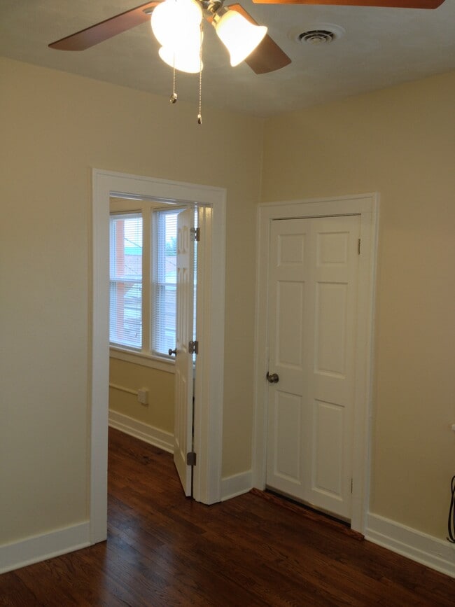 Building Photo - 116 Oak Hill Ave Ave