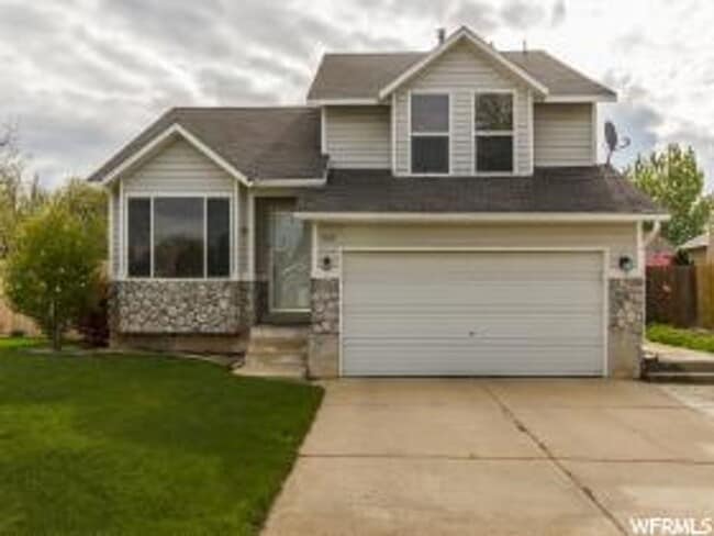 Building Photo - Pet Friendly Home on Corner Lot w 2 car garage