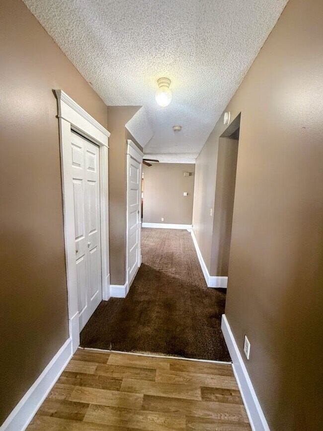 Building Photo - 729 Mallison Ave