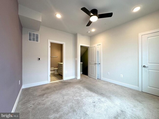 Building Photo - 1009 Rockwell Ave