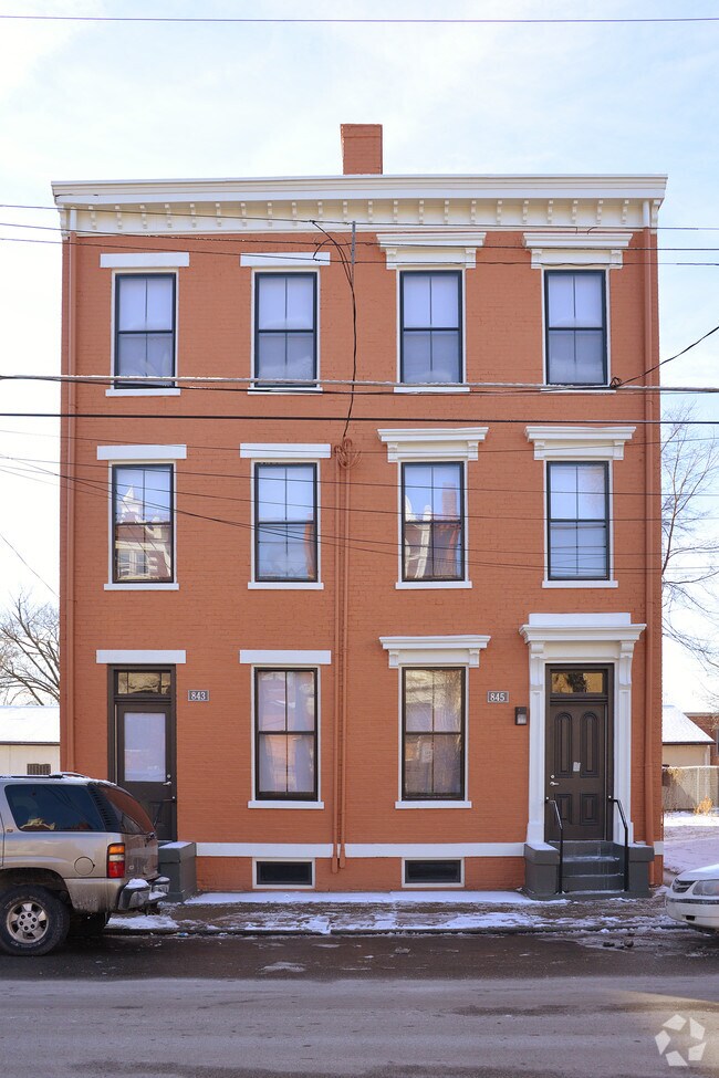 Building Photo - 843-845 York St