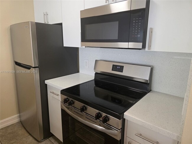 Building Photo - 8100 Geneva Ct