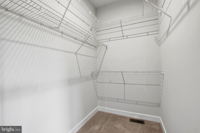 Building Photo - 9623 Tall Oaks Rd