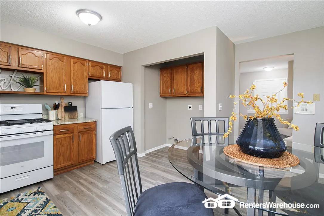 Building Photo - 1933 E 25th St