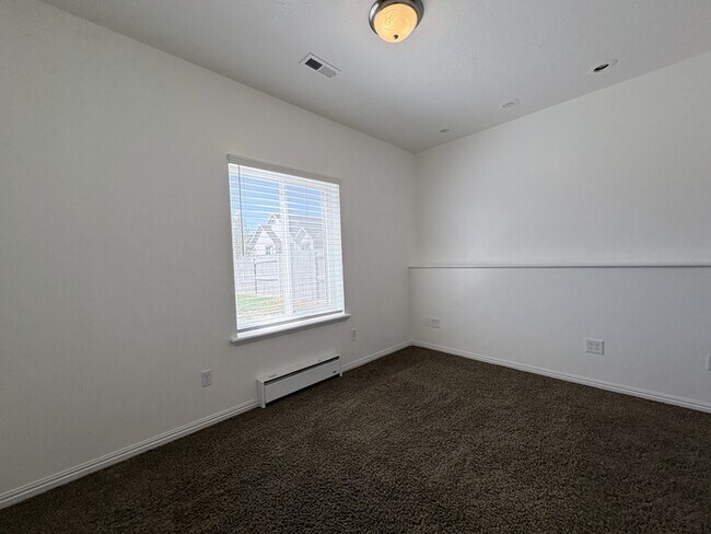 Building Photo - Peppercorn