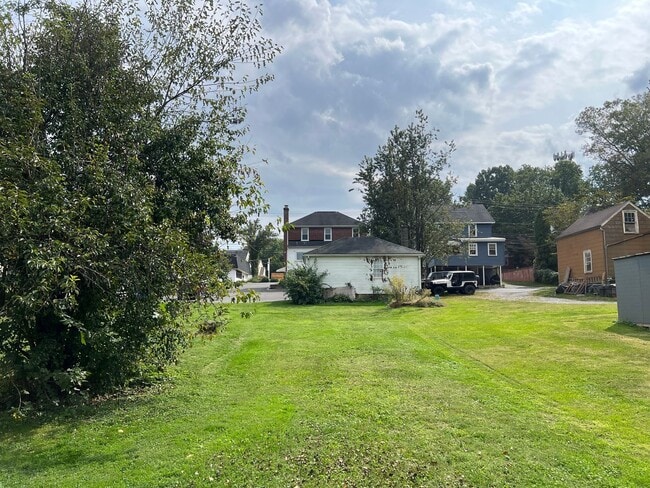 Building Photo - Beautiful 3 Bedroom Home in Millersville!