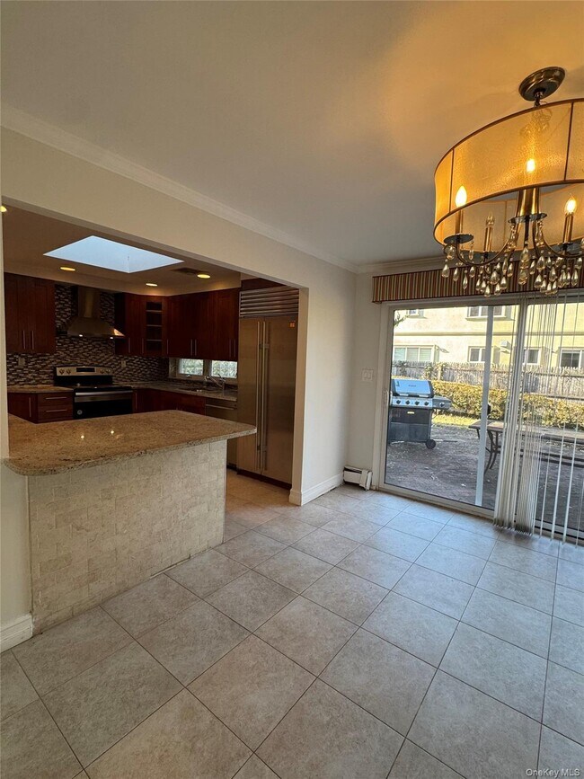 Building Photo - 12 Chadwick Rd