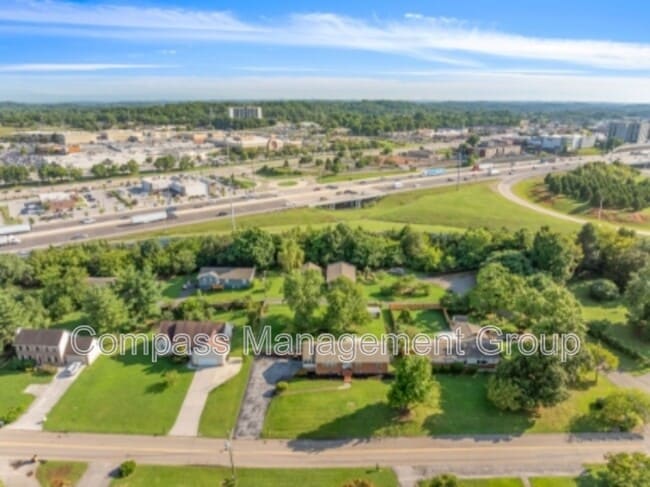 Building Photo - 217 Buckingham Dr