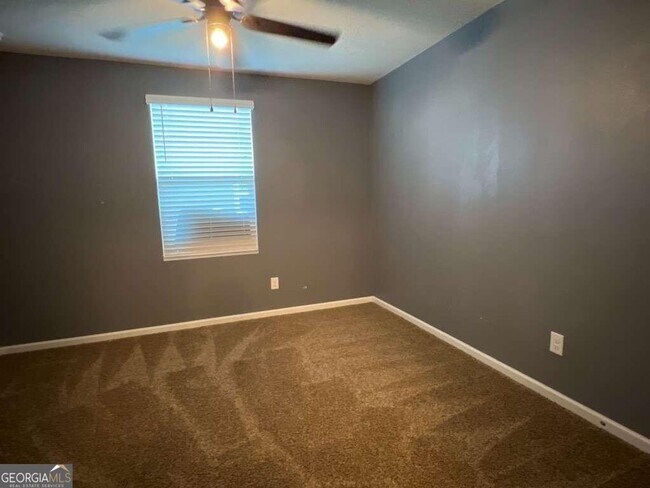 Building Photo - Act Fast on this Beautiful 4BR/2BA