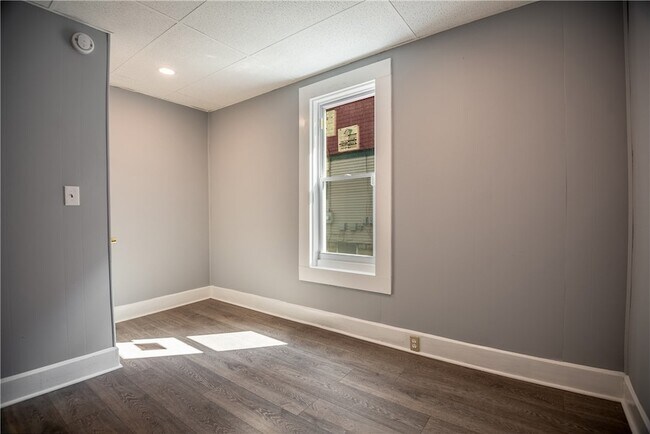 Building Photo - 780 S Irvine Ave