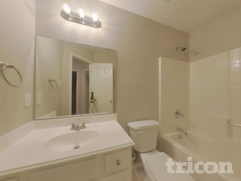 Building Photo - 13201 Fencerow Rd