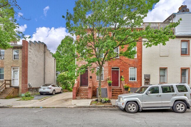 Building Photo - 104 S Carrollton Ave