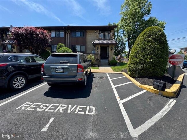 Building Photo - 10201 Bustleton Ave