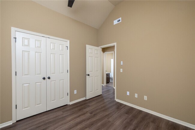 Building Photo - 515 Liem Cir