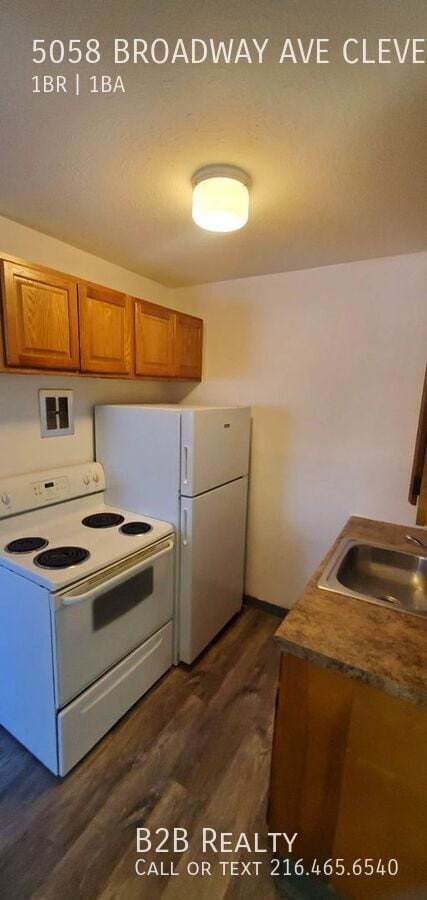 Building Photo - 5058 Broadway Ave