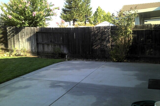 Building Photo - 6503 Kingbird Ct