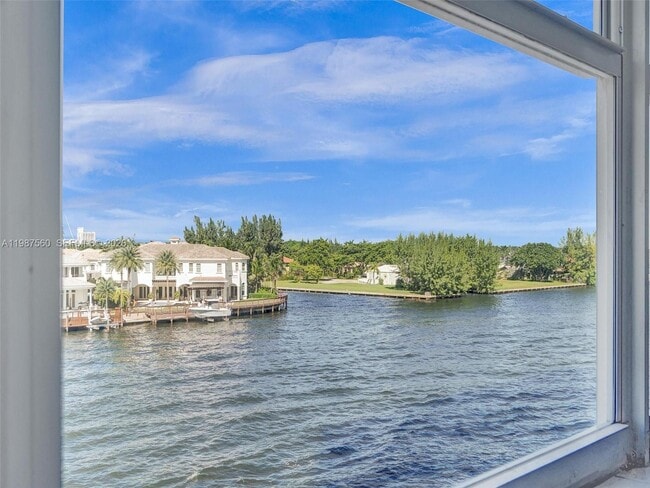 Building Photo - 1400 S Ocean Dr