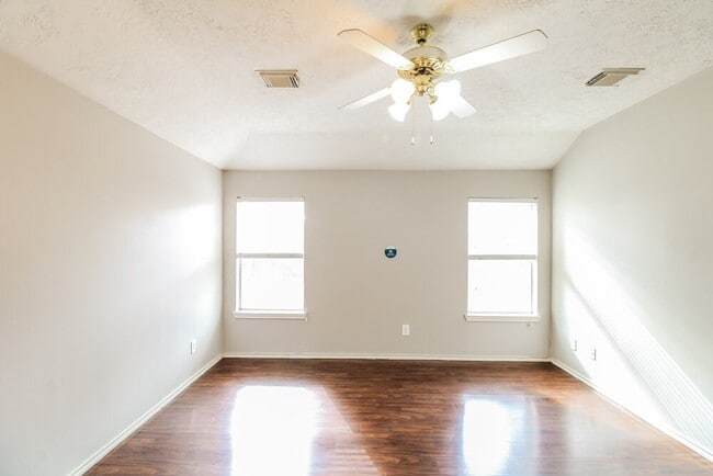 Building Photo - 5506 Timber Quail Dr