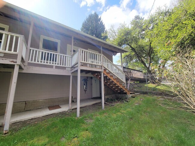 Building Photo - 1290 Retsil Rd E