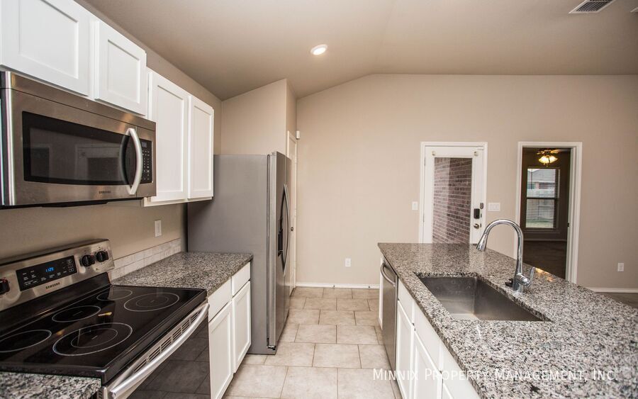 Building Photo - 2121 135th St