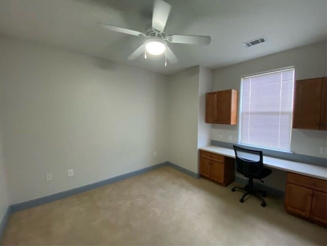 Building Photo - 1034 Shoveler Way