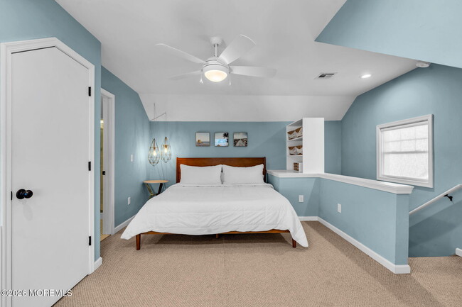 Building Photo - 510 Lareine Ave