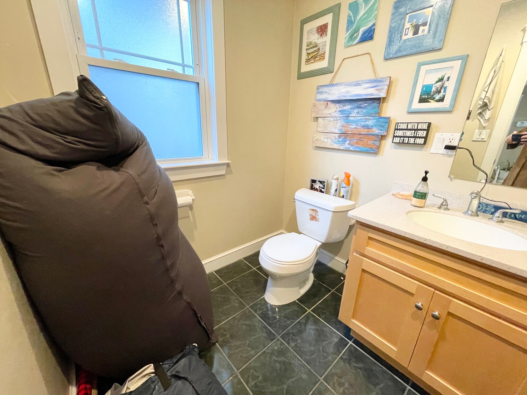 Building Photo - 23 Iroquois St