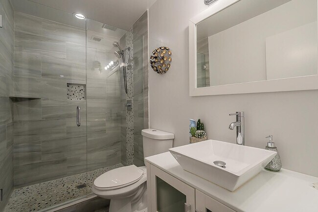 Building Photo - 2534 N 87th Way