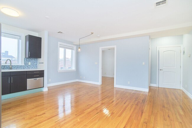 Building Photo - 175 Payson Ave