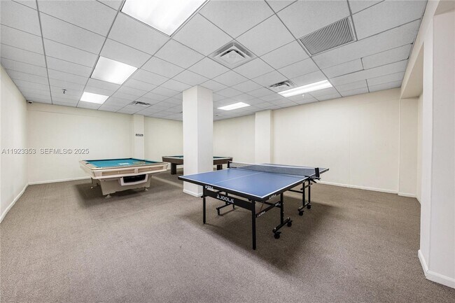 Building Photo - 290 174th St St