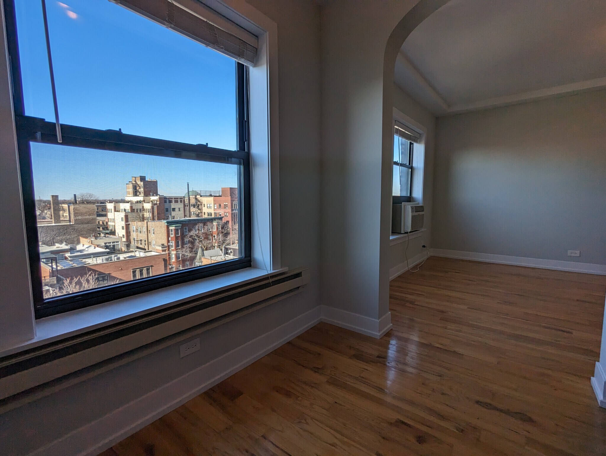 Building Photo - 557 W Arlington Pl