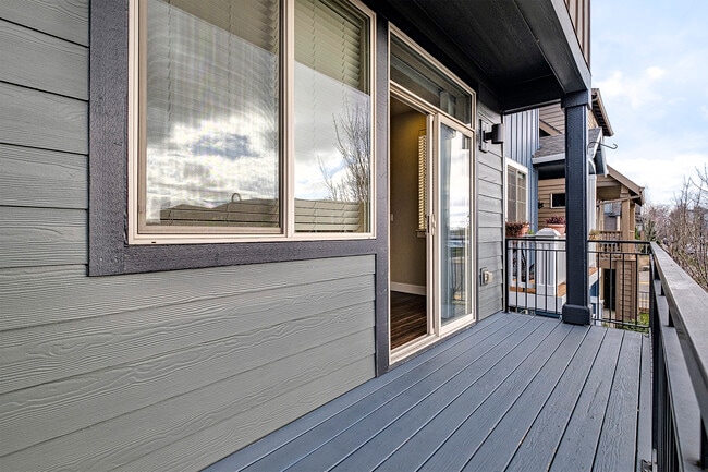 Building Photo - 14427 SW Meridian St