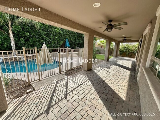 Building Photo - 3133 N Loma Vista