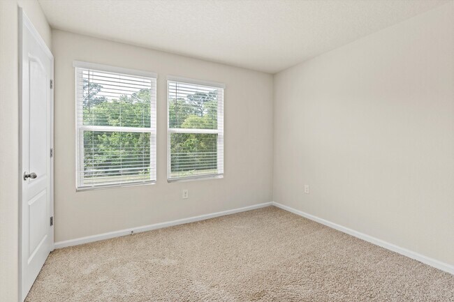 Building Photo - 8401 Retrograde Rd