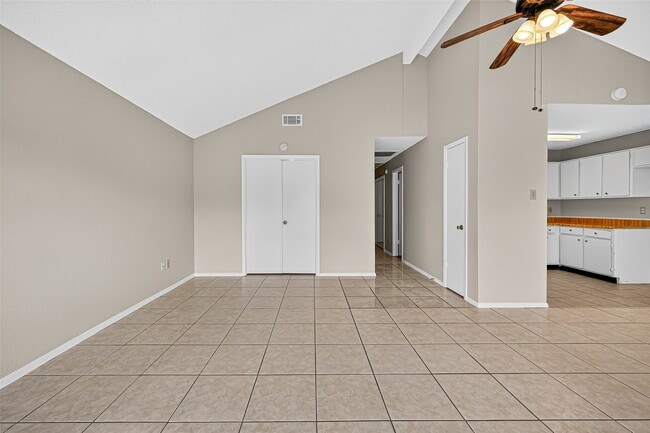 Building Photo - 7407 Alegria Dr