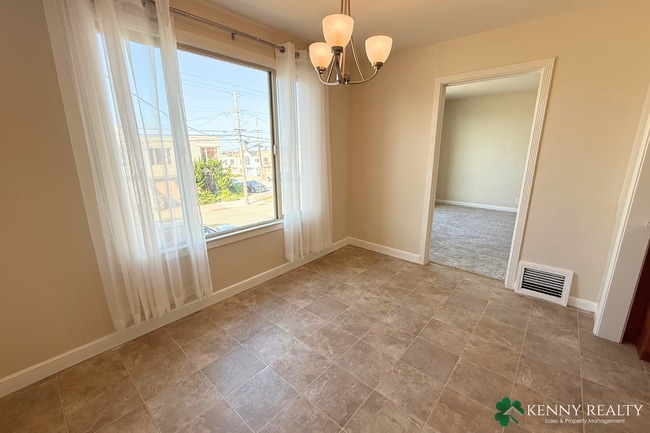 Building Photo - Fully Remodeled 3BR/2BA Home with 2 Car Garage in SF