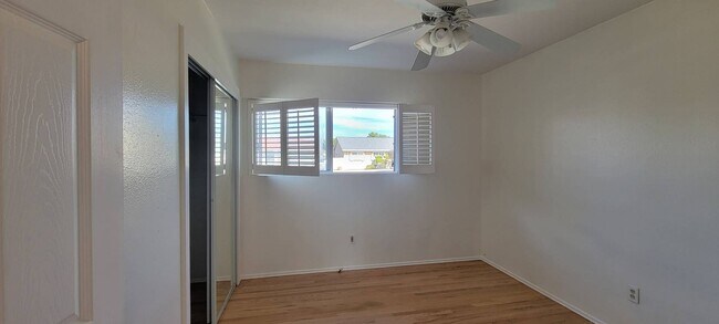Building Photo - Lovely 4 Bedroom home in UTC  with large b...